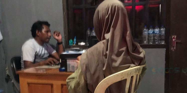 Saksi dari korban melaporkan kasus penganiayaan mahasiswa kader KPMM di Polresta Gorontalo Kota, Ahad (10/12/2023) (istimewa)