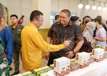 Peresmian outlet amanda brownies ke-126 di Kota Gorontalo dipadati pengunjung, Kamis (21/12/2023) (muhajir/gopos)