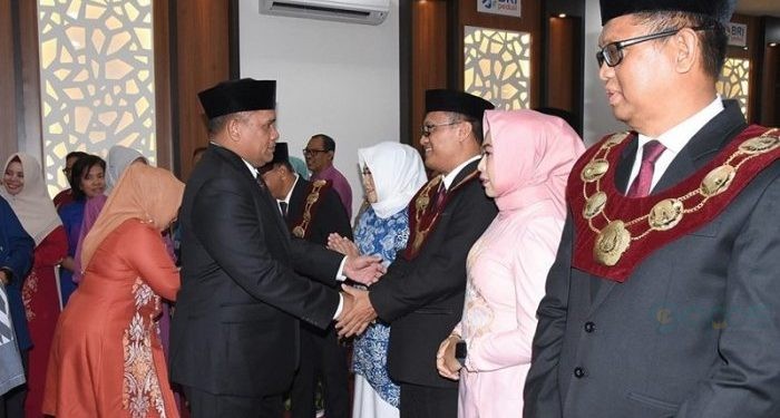 Rektor UNG, Eduart Wolok melantik pejabat UNG (dok. ung)