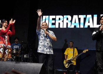 Rektor UNG, Eduart Wolok memberikan sambutan pada perayaan Dies Natalis Kesmas UNG (dok. ung)