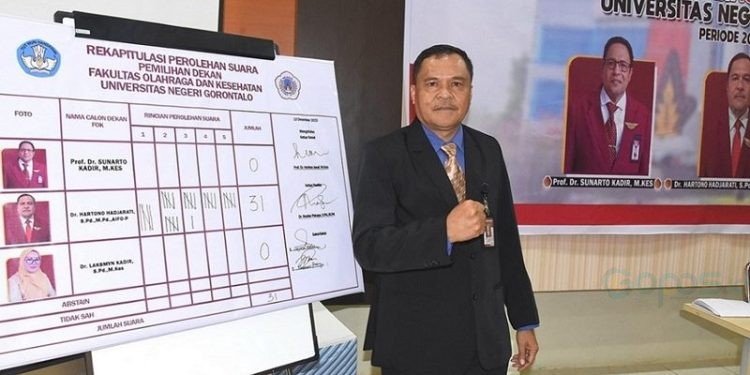 Dekan FOK UNG terpilih Dr. Hartono Hadjarati, S.Pd., M.Pd (dok. ung)