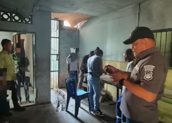 Penggerebekan salah satu bandar judi togel online di Kelurahan Talumolo, Kecamatan Dumbo Raya, Kota Gorontalo, Selasa malam (12/12/2023).