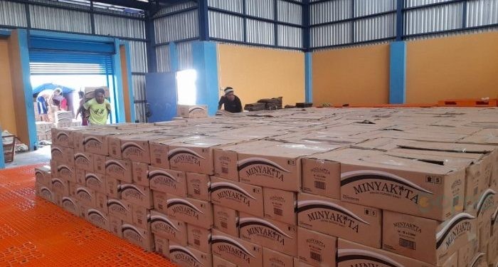 Stok minyak goreng di gudang Bulog Gorontalo, Selasa (19/12/2023).