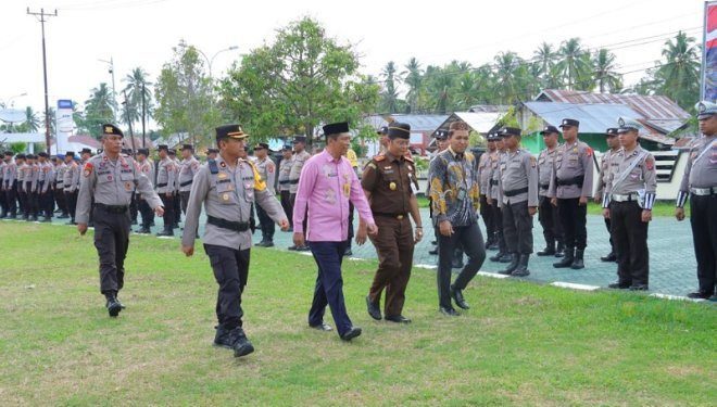 Puluhan Personel Gabungan Dikerahkan Amankan Nataru, berlangsung di halaman Polres Pohuwato, Kamis (21/12/2023). (F Humas Polres Pohuwato)