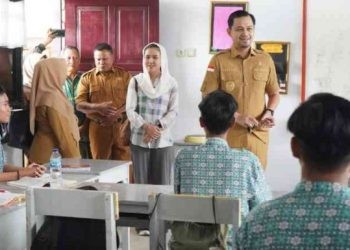 Wakil Walikota Gorontalo, Ryan Kono melakukan sejumlah Kunjungan Kerja di Lembaga Pendidikan SLTP,  untuk memantau pelaksanaan belajar mengajar dan kegiatan pengembangan kreatifitas anak melalui Gelar Karya Siswa, Selasa (16/1/2024).