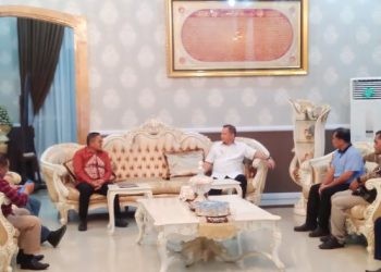 Bupati Kepulauan Talaud Elly Engelber berkunjung ke Rumah Dinas Walikota, Rabu (17/1/2023).