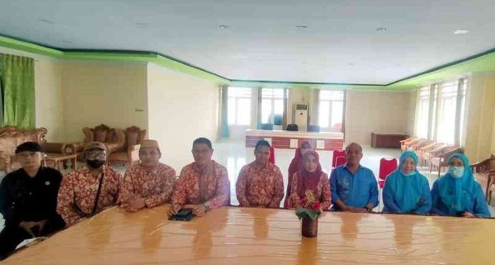 Pertemuan terbatas antara pihak Rumah Sakit Aloei Saboe dan Persatuan Perawat Nasional Indonesia (PPNI) Provinsi Gorontalo di RSAS Kota Gorontalo.