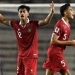 Bek sayap Timnas Indonesia, Pratama Arhan (kiri). [J STA ROSA / AFP]