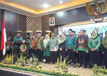pelantikan majelis daerah (MD) Korps Alumni Himpunan Mahasiswa Islam (KAHMI) dan Forum Alumni HMI Wati (FORHATI) Kota Gorontalo periode 2023-2028, Jumat (19/1/2024) malam, di gedung DPRD Kota Gorontalo.