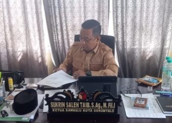 Ketua Bawaslu Kota Gorontalo Sukrin Saleh Taib.