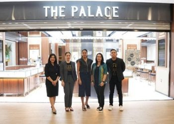 Dari Kiri Ke Kanan : Meliana (Store Manager The Palace Jeweler Gorontalo), Jelita Satifa (General Manager The Palace Jeweler), Teges Prita Soraya (Direktur NWP Property), Angelia Pondaag (Operation Manager NWP Property), Rangga Sukmana (Area Manager The Palace Jeweler).