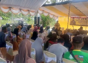 Aleg Deprov Gorontalo, Warsito Sumawiyono, melaksanakan agenda reses di Desa Sidomukti, Kabupaten Gorontalo, Senin (22/1/2024).(Humas Deprov Gorontalo)