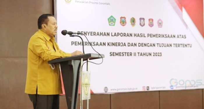 Ketua DPRD Provinsi Gorontalo, Paris Jusuf memberikan sambutan pada penyerahan LHP tahun anggaran 2022 dan 2023 triwulan III kepada Pemerintah Provinsi Gorontalo dan pemerintah kabupaten/kota se-Gorontalo, Kamis (4/1/2024) (hms/deprov)