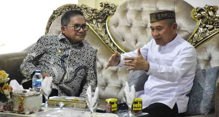 Walikota Gorontalo, Marten Taha saat bertemu Bupati Pohuwato, Saipul Mbuinga.