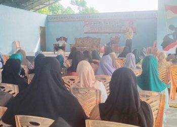 Anggota DPRD Provinsi Gorontalo, Venny Anwar saat melaksanakan reses masa jeda persidangan kedua tahun 2023-2024 di Desa Dunggala, Jumat (26/1/2024). (istimewa)