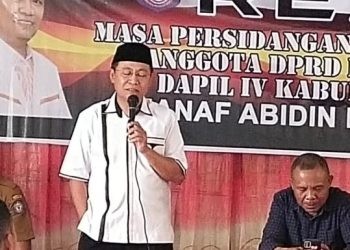 Manaf Hamzah saat melaksanakan reses  di esa Tolotiyo, Kecamatan Pulubala, Kabupaten Gorontalo, Selasa (30/1/2024). (istimewa)