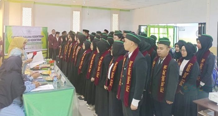 Pelaksanaan prosesi yudisium kepada 42 lulusan Kedokteran Fakultas Kedokteran UNG (dok. ung)