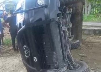 Mobil Hilux DM 8888 AN mengalami kecelakaan tunggal di jalan trans Sulawesi Desa Dulomo, Kecamatan Patilanggio, Kabupaten Pohuwato, Gorontalo, Senin (8/1/2024)