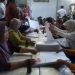 Proses sortir lipat kertas suara di KPU Kabupaten Gorontalo, Kamis (4/1/2024). (F. Abin/gopos)