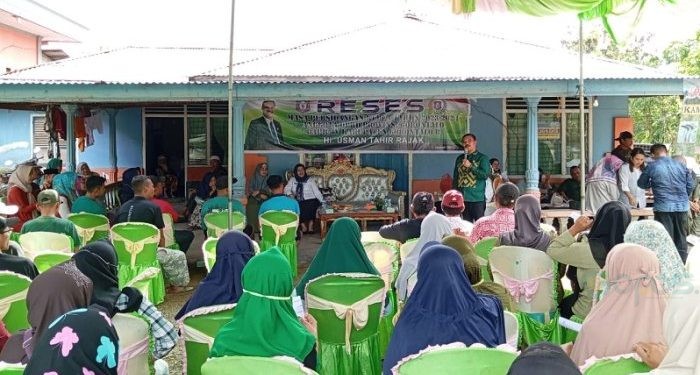 Kegiatan Reses Anggota DPRD Provinsi Gorontalo Usman Tahir Rajak di Desa Sidomulyo, Kecamatan Boliyohuto, Kabupaten Gorontalo belum lama ini.