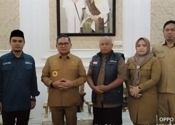 Walikota Gorontalo Marten Taha usai menerima audiensi dengan Presiden Kurir Langit, Muhammad Nur Syahid dalam rangka event Doa Seribu Santri yang pertama kalinya digelar di Provinsi Gorontalo.