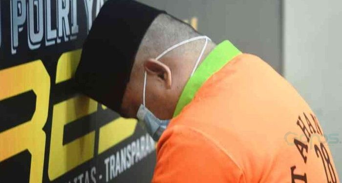 MAL (27) Oknum Guru di salah satu Sekolah Menengah Pertama (SMP) di Kota Gorontalo ditetapkan tersangka kasus sodomi oleh Polda Gorontalo. (Putra/Gopos)