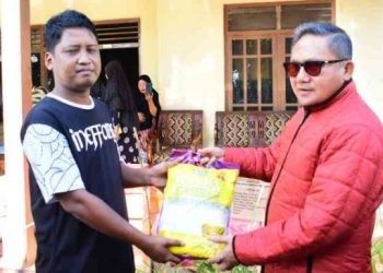 Pemerintah Kota Gorontalo kembali menyalurkan bantuan korban kebakaran salah satu rumah warga di Kelurahan Liluwo, Kecamatan Kota Tengah, Kota Gorontalo, Selasa (20/2/2024).