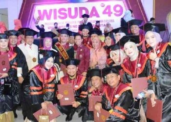 pelaksanaan wisuda ke-49 yang digelar Universitas Negeri Gorontalo (UNG), Rabu (21/02/2023) di Gedung Auditorium UNG.