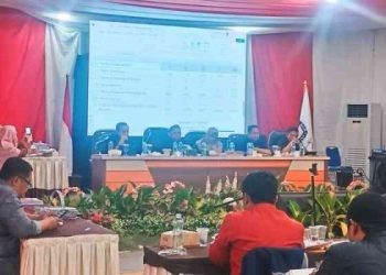Rapat Pleno terbuka Rekapitulasi hasil penghitungan perolehan suara pemilu 2024, di Aula KPU Bone Bolango, Selasa malam (27/2/2024).