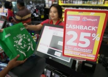 Dalam rangka menyambut 25 tahun Alfamart, tiap berbelanja minimal Rp60.000 dapat cashback hingga 25 persen.