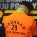 MAL (27) Oknum Guru di salah satu Sekolah Menengah Pertama (SMP) di Kota Gorontalo ditetapkan tersangka kasus sodomi oleh Polda Gorontalo. (Putra/Gopos)
