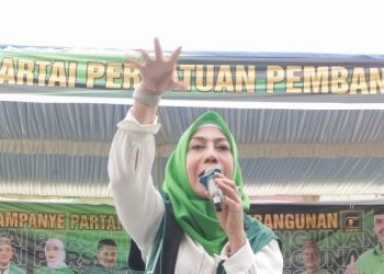 Caleg PPP Fory Naway saat kampanye terakhir di Kecamatan Tolangohula, Sabtu (10/2/2024).
