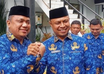 Wakil Bupati Gorontalo Hendra Hemeto dan Sekretaris Daerah Kabupaten Gorontalo Roni Sampir.