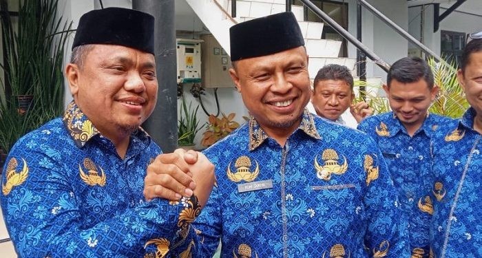 Wakil Bupati Gorontalo Hendra Hemeto dan Sekretaris Daerah Kabupaten Gorontalo Roni Sampir.