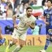 Penyerang sayap Timnas Iran, Alireza Jahanbakhsh merayakan gol penaltinya ke gawang Jepang pada laga Piala Asia 2023 di Education City Stadium di Al-Rayyan, Qatar, 3 Februari 2024. [HECTOR RETAMAL / AFP]
