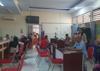 Dinas Kependudukan dan Catatan Sipil (Disdukcapil) Kota Gorontalo tetap memberikan pelayanan kepada warga masyarakat yang ingin mengurus dokumen kependudukan