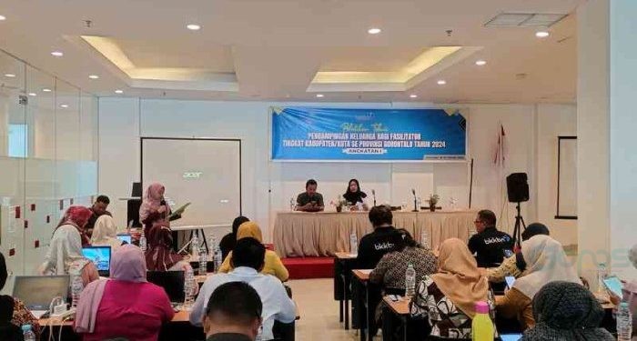 kegiatan Pendampingan Keluarga Bagi Fasilitator Tingkat Kabupaten/Kota Se-provinsi Gorontalo Tahun 2024 di Hotel Amaris, Kota Gorontalo, Ahad (18/2/2024).