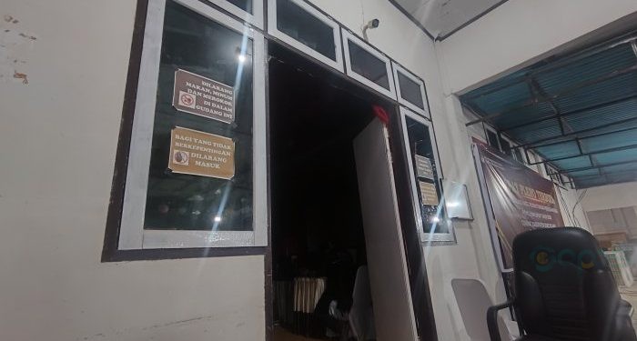 Aula KPU Bone Bolango saat listrik padam.