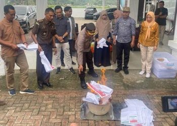 Pemusnahan surat suara rusak di Kabupaten Gorontalo Utara yang dihadiri KPU Provinsi Gorontalo, Bawaslu Provinsi Gorontalo, serta Forkopimda Gorontalo Utara
