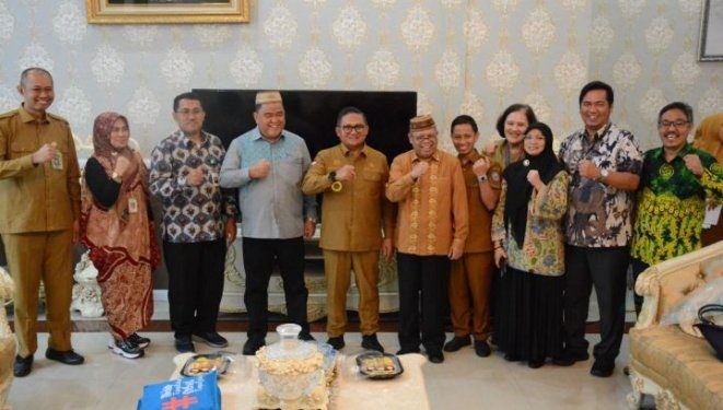 Kegiatan advokasi dari Kemenkes RI bersama Dinas Kesehatan Provinsi Gorontalo dan jajaran Kemendagri terkait penerapan Perda Kawasan Tanpa Rokok di rumah jabatan Wali Kota Gorontalo, Senin (12/2/2024).