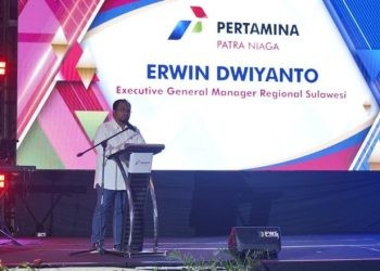 Executive General Manager PT Pertamina Patra Niaga Regional Sulawesi Erwin Dwiyanto saat membuka Awarding Mitra Retail Sales di Hotel Claro Makassar, Jumat (16/2/2024)