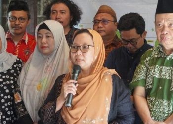 Pembacaan pernyataan sikap Jaringan Gusdurian Indonesia oleh Alissa Wahid tentang situasi Pemilu 2024. (dok. gusdurian)