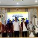 Ketiga The Best Speaker NUDC 2024 bersama Wakil Rektor 3, Amir Arham dan Pimpinan Fakultas dilingkungan UNG. (jihan/gopos)