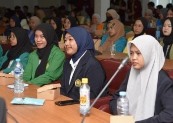 Penerimaan mahasiswa program PMM-DN Batch 4 di UNG oleh Wakil Rektor Bidang Kemahasiswaan Dan Alumni Prof. Dr. Mohamad Amir Arham, M.E., Kamis (1/20) di aula rektorat UNG. (dok. ung)