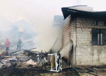Satu rumah di Kelurahan Liluwo, Kecamatan Kota Tengah, Kota Gorontalo terbakar, Senin (19/2/2024).(F. Rama/gopos)