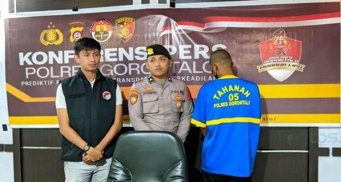 Lelaki inisial W warga asal Sulteng usai diringkus Satres Narkoba Polres Gorontalo.