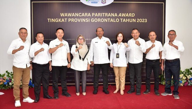 Panitia Sembilan penilaian wawancara Paritrana Award tingkat Provinsi Gorontalo tahun penilaian 2023 yang dipimpin Sekretaris Daerah Provinsi Gorontalo Sofian Ibrahim. (F.Fikri/humasprov)
