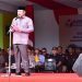 Penjagub Gorontalo Ismail Pakaya saat memberikan arahan pada apel siaga jelang masa tenang Pemilu 2024 di lapangan GOR Limboto, Kamis (8/2/2024). (F. humasprov)