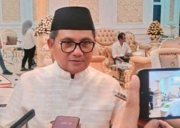 Walikota Gorontalo, Marten Taha diwawancarai awak media, Sabtu malam di Rumah Dinas Walikota Gorontalo, 23/3/2024
