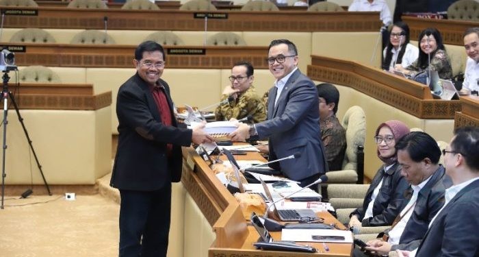 Suasana Raker dan RDP bersama Komisi II DPR RI terkait RPP Manajemen ASN, di Jakarta, Rabu (13/3/2024). (foto: hms/kemenpan-rb)